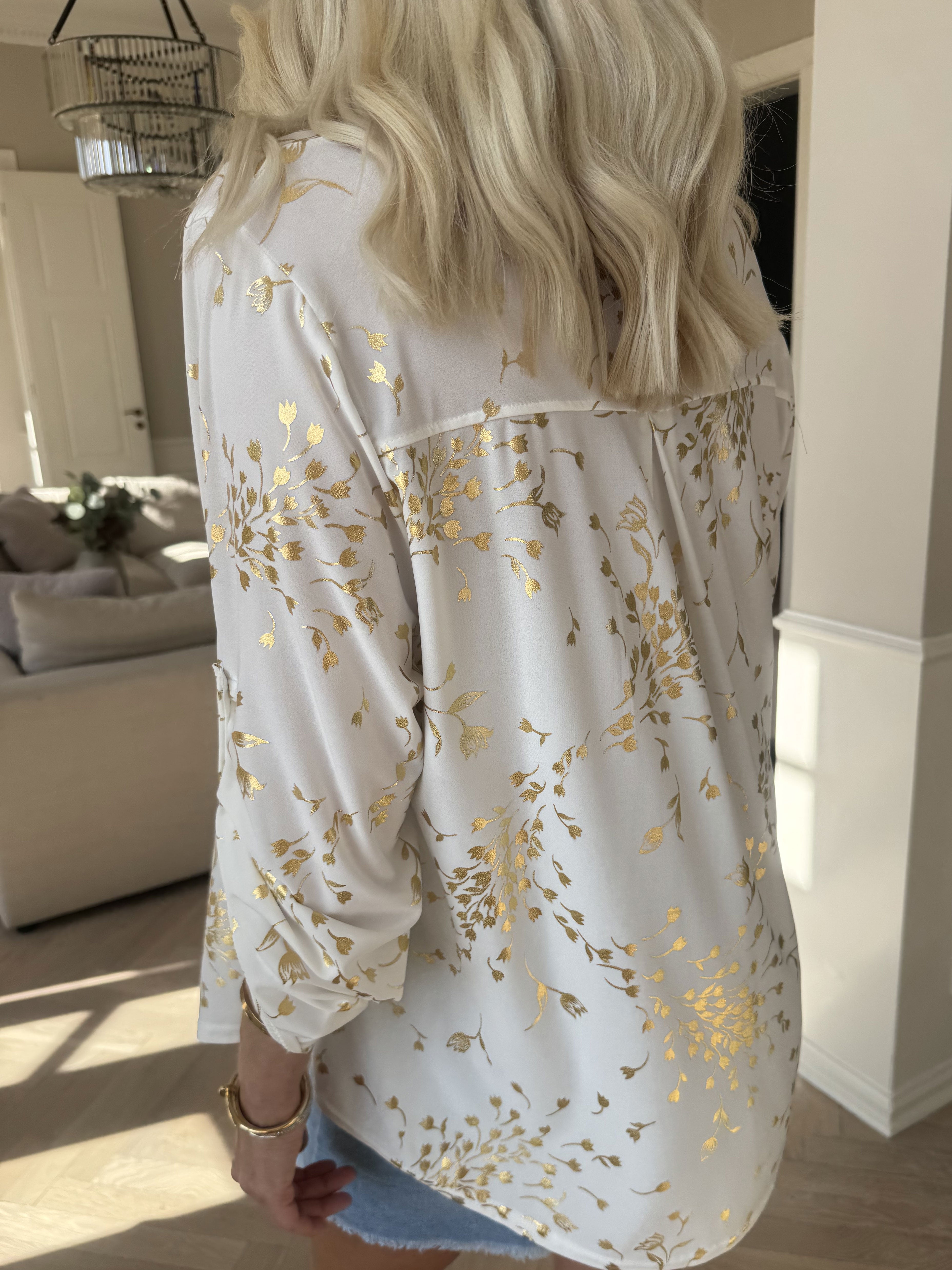 Ebba Gold Leaf Shirt - Elastisk bluse mønstret med guld blade